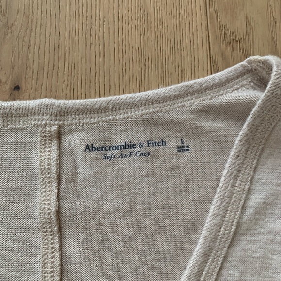 Top - Picture 2 of 2